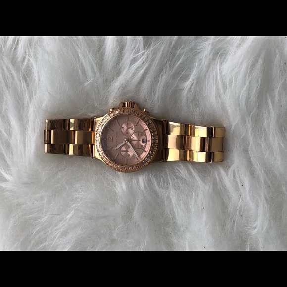 MICHAEL KORS ROSE GOLD STAINLESS STEEL WATCH - Picture 3 of 5